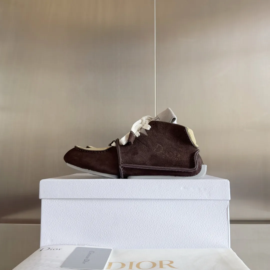 Men's shoes 💰680 Top version: Dior Roadie series catwalk couple style handmade casual sports shoes delivery counter exquisite packaging 🛍📦 ▪️Material: original custom imported first-layer cowhide ▪️Inner lining: original custom leather lining ▪️Sole: original molded anti-slip rubber material ▪️Sole thickness: 2CM ▪️Size: women's 35-40 / Men's 39-45